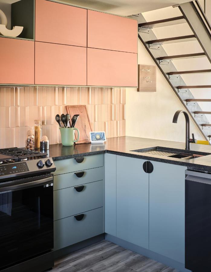 Midcentury Couples Designer Loft - Casa Tuya Apartment Austin Exterior photo